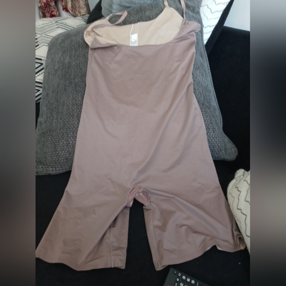 Spanx Two Timing Reversible Mid Thigh One piece shapewear bodysuit beige tan XL